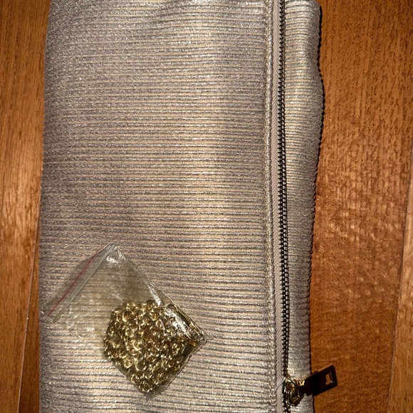 Chic Metallic Clutch with Zipper - Picture 2 of 5